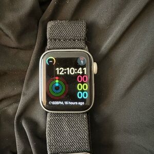 Apple Watch Series 6 40 mm + GPS